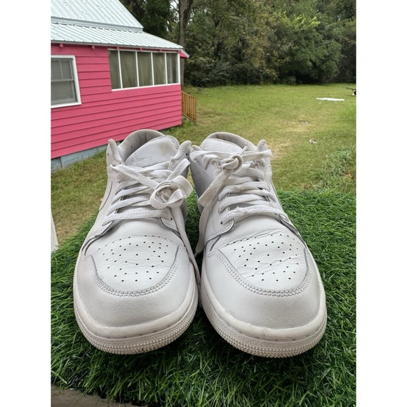 Jordan 1 Low Triple White Sneakers Size 9.5 553558 136 - Picture 3 of 8